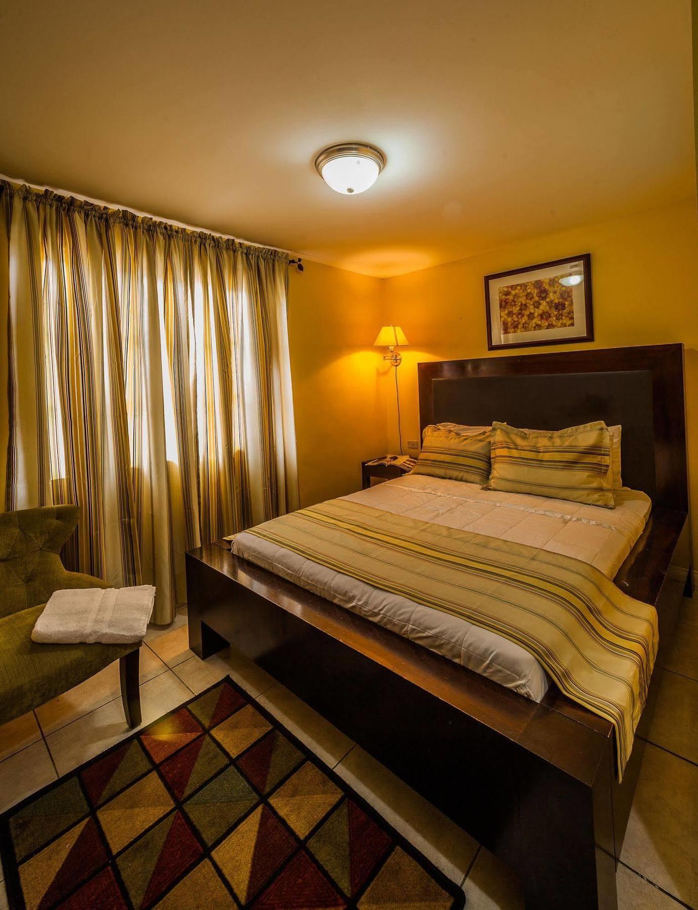 Inn at 87 Port of Spain Bagian luar foto