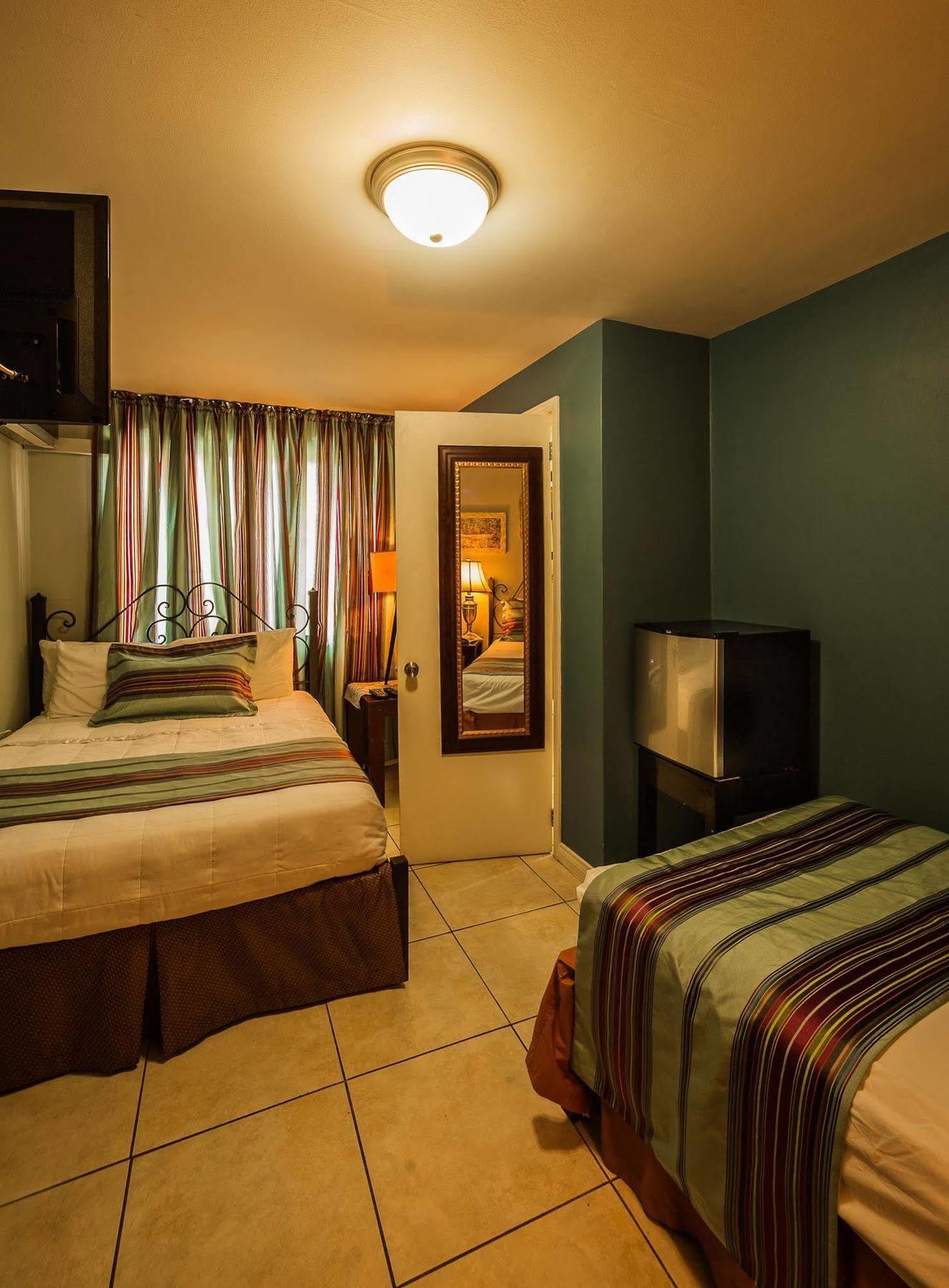 Inn at 87 Port of Spain Bagian luar foto